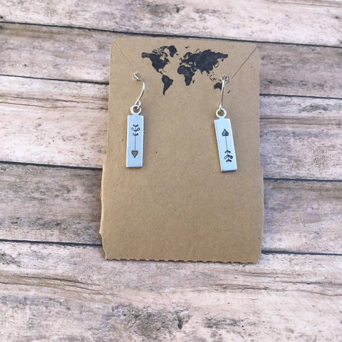Arrow earrings rectangle tags in silver color
